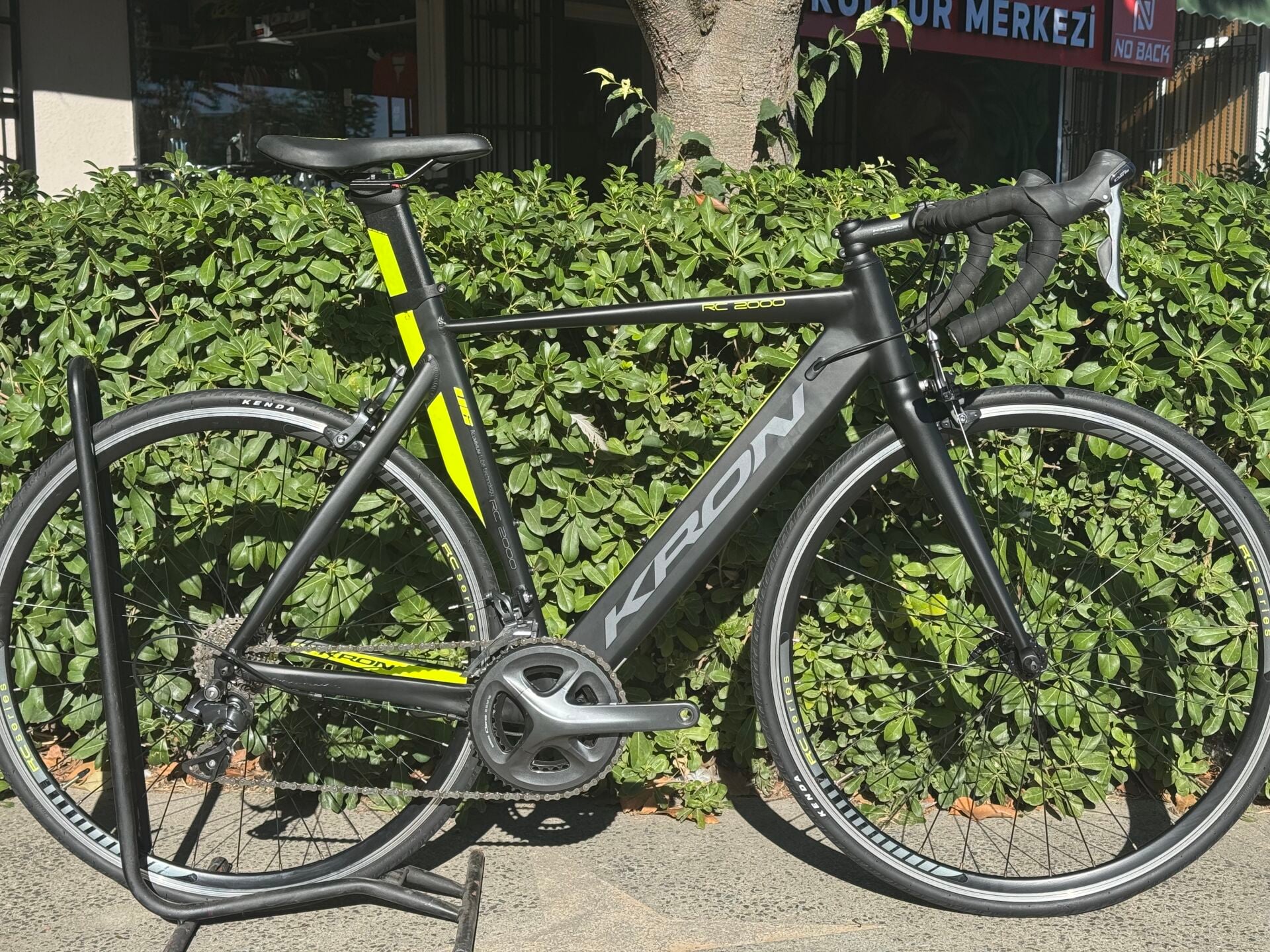 KRON RC 2000 / Shimano Claris / 54cm